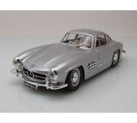 BBurago Maquette de voiture Mercedes 300 SL W198 Mouette 1954 1:24 Argent
