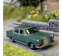 Mercedes Benz 200 Heckflosse, vert - HERPA 420457-004 - HO 1/87