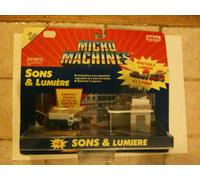 Micro Machines Son Et Lumière 4 - Ambulance Et Bâtiment D'urgence