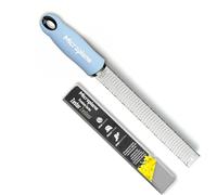 Microplane Râpe à zesteur en Couleur Bleu Pastel pour Agrumes, Parmesan, Gingembre, Chocolat et Noix de Muscade avec Lame Fine - Fabriqué aux États-Unis