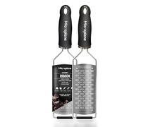 Microplane Râpe de cuisine Double Tranchant pour le fromage à pâte dure, pomme, carotte, courgette et chocolat de la Collection Gourmet en Noir et en acier inoxydable