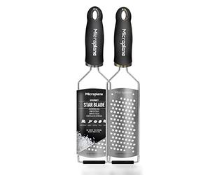Microplane Râpe de cuisine Lame à étoile pour le fromage à pâte dure, agrumes, chocolat, gingembre et noix de muscade en noir et en acier inoxydable