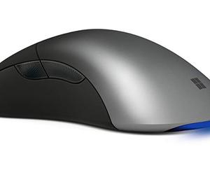 Microsoft - Pro IntelliMouse - Souris filaire Bureautique et Gaming pour PC, ordinateurs portables, compatible Windows, macOS (Rétroéclairage RGB, 16000 DPI) - Shadow Black (NGX-00012)