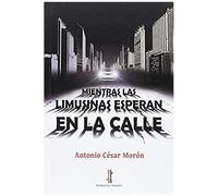Mientras Las Limusinas Esperan En La Calle