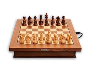 MILLENNIUM édition Exclusive Luxe - l'échiquier électronique de la Classe Luxe. Jouez avec Les Applications d'échecs ou aux échecs en Ligne sur l'un des échiquiers Les Plus Confortables au Monde.