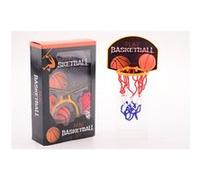 Mini match de basket avec un ballon de basket en boîte G