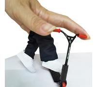 Mini Scooter À Doigts | Finger Scooter Pliable + Rampe Set | 8,5x8,5x6 Cm Mini Skateboard Doigts Jouet Portable | Ados Adultes Bureau Chambre Salon Bibliothèque Vitrine, Métal + Plastique, Déc