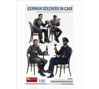 Miniart 35396 Figurines - Soldat Allemand Militaire Dans Un Café 1944 - 1/35