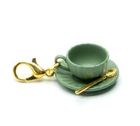 Miniblings Pendentif tasse miniature avec cuillère verte - Bijou fantaisie fait main - Pendentif plaqué or - Bracelet à breloques - Pendentif pour bracelet