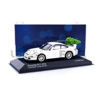 Minichamps 400065405 - Porsch. 911 GT3 2006 White with Christmas Tree Christmas 2024 Limited Edition 300 Pcs - échelle 1/43 - modèle de Voiture