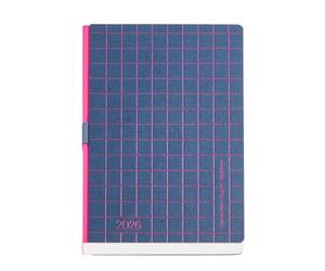 Miquelrius Agenda semainier 2026 format A5+ (155 x 213 mm), couverture cousue en carton kraft avec stamping, papier ivoire 100 g/m² FSC, porte-stylo, ES-EN-PT, bleu marine