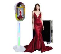 Miroir portable de 39,6 cm avec lumière RVB, coque miroir magique, support pour selfie, appareil photo avec étui de transport pour fête (blanc, cabine photo)