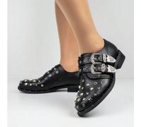 Mocassins cloutés à boucle western Révélez le rebelle qui sommeille en vous avec ces mocassins originaux qui ne passeront pas inaperçus. Ornés d'étoiles, de clous et d'œillets métalliques, et ornés de