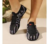 Mocassins décontractés pour homme avec un design à enfiler, parfaits pour les promenades de loisirs et la maison