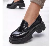 Mocassins noirs laqués pour femmes Tygriss- Footwear Stylowe damskie mokasyny na masywnej podeszwie. Pour plaisanter, c'est une question d'écologie. Wkładka ze skóry naturalnej. Idéal pour une tenue d