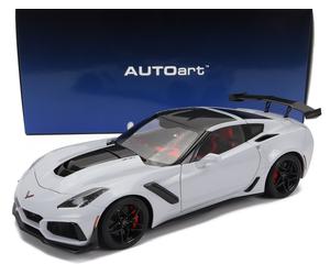 MODÈLE DE VOITURE STATIQUE AUTOART CHEVROLET CORVETTE C7 ZR1 2017 GRIS ÉCHELL...