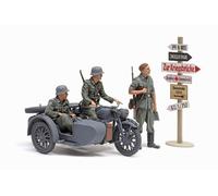 Modèle Réduit De Moto Avec Sidecar 1:35 En Plastique TAMIYA