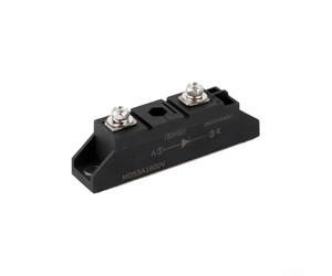 Module de diode de charge anti-retour 600-4000 V - Résistance à la tension de 1,2 V - Tension de crête sur état - Pour panneau solaire photovoltaïque - Charge de batterie (MD70A)