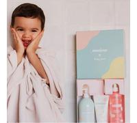 MONJOUR - Made in France - Coffret Naissance Bébé L’Amour Fou - 98% Origine Naturelle avec Gel Lavant à l’Abricot Bio, Eau Nettoyante à l’Aloe Vera et Crème Hydratante au Beurre de Karité