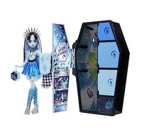 Monster High Coffret Monstrueux Secrets, Poupée Mannequin Frankie Stein, Série Look Irisé, avec Casier Cerceuil Et Plus De 21 Accessoires, Jouet pour Enfant de 4 Ans et Plus, HNF75