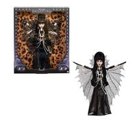 Monster High Elvira Maîtresse des ténèbres Poupée à Collectionner avec Robe en Similicuir Noir, Cape Chauve-Souris Scintillante et Accessoires Haut de Gamme, HYV99