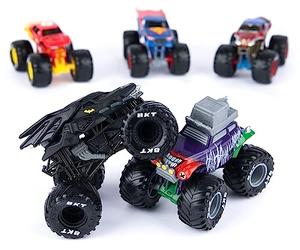 Monster Jam - Justice League - Pack de 5 Véhicules Die-Cast 1:64 DC - 5 Véhicules Authentiques Monster Trucks Officiels Show À Collectionner Echelle 1:64 - Jouet Enfant 3 Ans et +