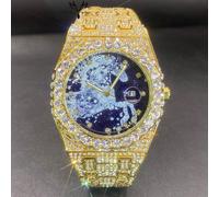 Montre de luxe glacée à la mode, cadran étoilé avec élément de cheval de l'année du cheval, montre de fête hip-hop, unisexe Alliage de zinc