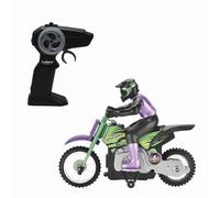 Moto crosslander cascade extrême avec effets lumineux