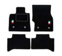 MOTOS Tapis de Sol en Velours personnalisés destiné à Alfa Romeo Stelvio Depuis 2016 - Personnalisé, Matt, Blanc - Gardez Votre Voiture Propre et Confortable avec nos Tapis de Sol