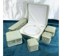 MOTTK Boîte cadeau en velours de qualité supérieure pour colliers, bracelets, bijoux, pendentifs, bagues, fiançailles, mariage, anniversaire (vert gazon, boîte à bagues)