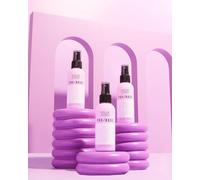 MUA Makeup Academy Pro/Base Glow Dewy Spray fixateur de maquillage, avec vitamine E, acide hyaluronique, glycérine et niacinamide, 70 ml, végétalien et sans cruauté envers les animaux