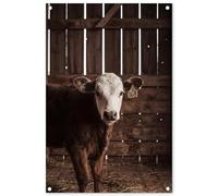 MuchoWow© Deco Jardin 60x90 cm Posters Décoratifs Extérieur Terrasse Mur Déco Appartement Affiche Exterieur Decoration Balcon Décoration Murale Veau - Etiquette d'oreille - Etable en Bois