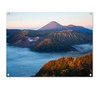 MuchoWow© Decoration Jardin Exterieur 80x60 cm Deco Balcon Décoration Bâche Décorative Affiche Murale Extérieur Terrasse Mur Déco Appartement Volcan - Nature - Brouillard