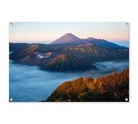 MuchoWow© Decoration Jardin Exterieur 90x60 cm Deco Balcon Décoration Bâche Décorative Affiche Murale Extérieur Terrasse Mur Déco Appartement Volcan - Nature - Brouillard