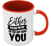 Mug à café original « Soit tu maîtrises ta journée, soit elle te maîtrise » en céramique imprimée recto verso, 325 ml (11 oz), idéal comme cadeau pour maman, papa, un ami, un conjoint ou une épouse.