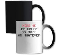 Mug blanc changeant de couleur Kiss Me I Am Drunk Or Irish Or Whatever