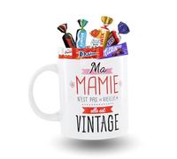 Mug "Mamie" garni d'un assortiment de 20 mini-chocolats CELEBRATIONS, KINDER,TOBLERONE,MILKA, DAIM | Coffret Cadeau Original Prêt à Offrir pour une Fête, un Anniversaire