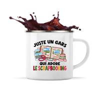 Mug Métal Émaillé Juste un gars qui adore le scrapbooking | Tasse de Camping 300 ml Recto Verso Passe au Lave-Vaisselle | Randonnée Bivouac Bureau | Cadeau Scrapbookeur Homme Femme Anniversaire