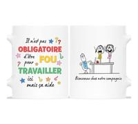 Mug Personnalisé - Il N'est Pas Obligatoire d'Être Fou Pour Travailler Ici Mais Ça Aide - Cadeau Collegue De Travail, Tasse Personnalisable Collegue, Mug Rigolo Collegue