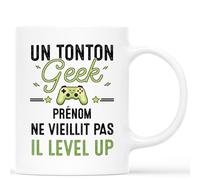 Mug Personnalisé Prénom - Mug Un Tonton Geek Ne Vieillit Pas Il Level Up - Cadeau Anniversaire Personnalisé Pour Tonton, Cadeau Humour Âge, Mug Anniversaire Amusant
