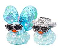 MuMyer Lot de 2 décorations de voiture en forme de canard en caoutchouc avec strass brillants pour tableau de bord de voiture avec mini ailes, chapeau de cowboy, colliers, lunettes de soleil
