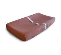 Mushie Housse de Matelas à Langer Lavable | 70x45 Cm | Convient pour Matelas à Langer Standard | Sangles de Sécurité Réglables | Accessoires pour Bébé, Jeunes Enfants Garçons et Filles | Cedar