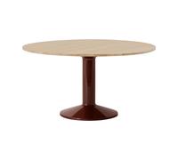 Muuto Table à pied central Midst Oiled oak-dark red. Ø140 cm