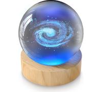 MyBeo Lumière décorative LED Boule de verre 3D, Boule de cristal lumineuse avec gravure, veilleuse sculpture changement de couleur, LED RVB, cristal K9, 6 cm ⌀, socle en bois, voie lactée