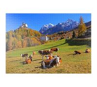 MyPuzzle Vaches Au Pâturage avec Vue sur Le Château De Tarasp, Grisons, Suisse - Premium 1000 Pièces Puzzle - Collection spéciale MyPuzzle de Puzzle Galaxy