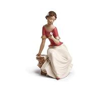 NAO Spring Reflections Figurine Femme en Porcelaine