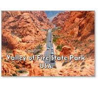 Narrow « Domes Road » Scenic Drive in The Valley of Fire State Park près de Las Vegas, Nevada (USA). Roches de grès colorées dans le désert de Mojave, points de vue et sentiers, aimant de