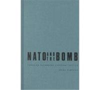 NATO and the Bomb Erika Simpson (Auteur)