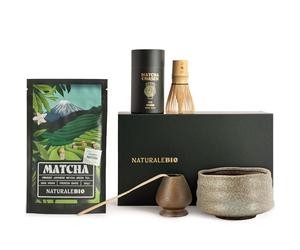 NaturaleBio Set Traditionnel de Matcha avec Match Japonais de Grade Premium 50g, fouet en bambou, support pour fouet, bol à matcha et cuillère en bambou.