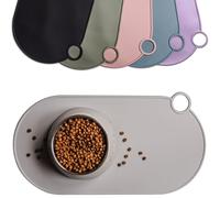 ne&no Tapis de Gamelle en Silicone pour Chats et Petits Chiens | Imperméable et Antidérapant | avec Boucle de Suspension 49 x 25 cm